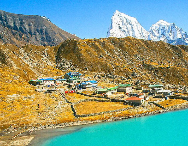 Alt, Gokyo and Gokyo lak'"